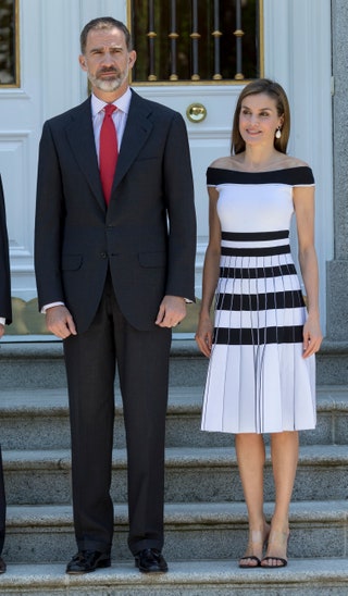 Король Филипп иnbspкоролева Летиция вnbspплатье Carolina Herrera.