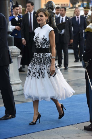 Королева Летиция в платье Felipe Varela.