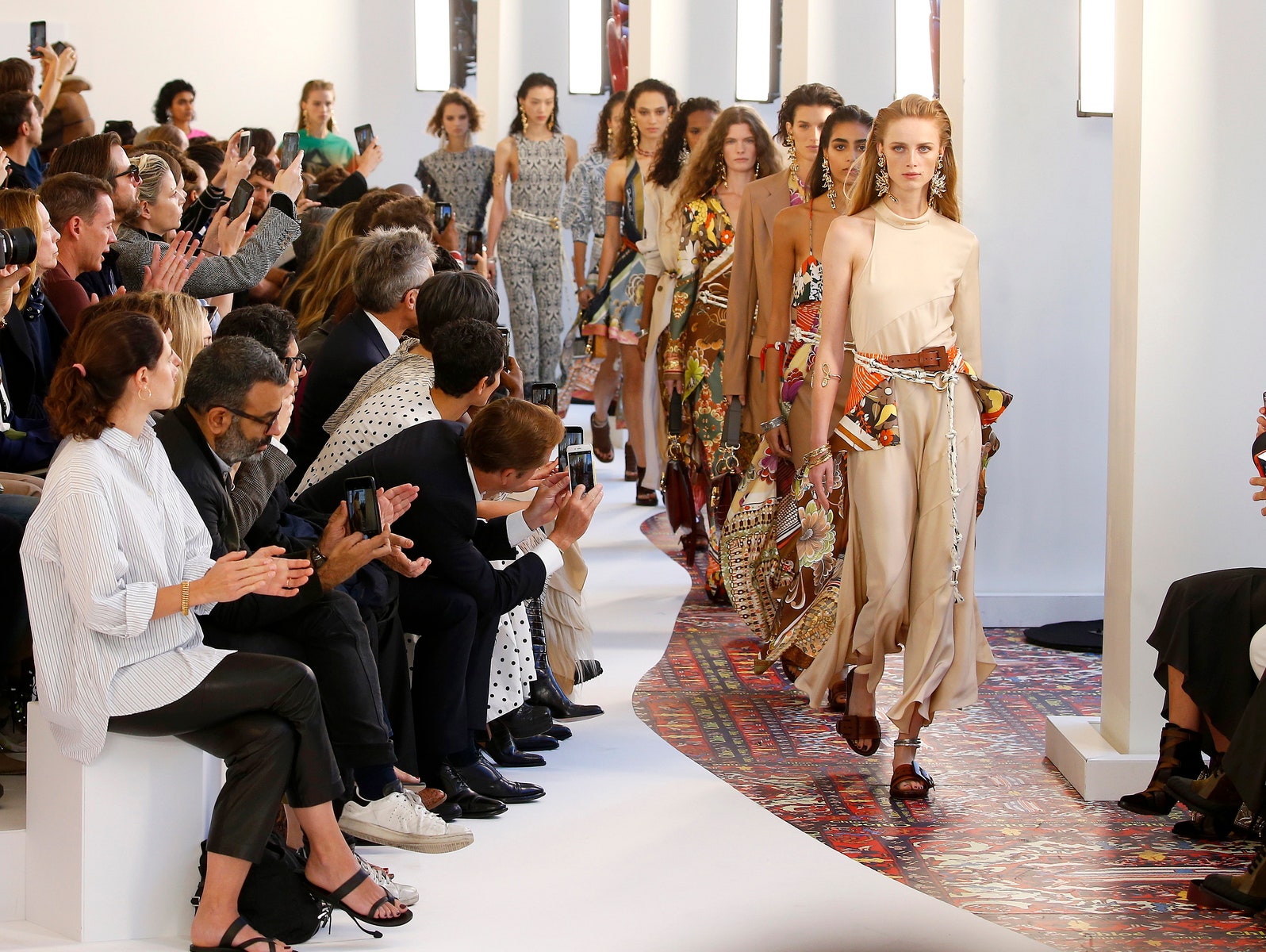 Неделя моды в Париже: показ Chloé весна-лето 2019