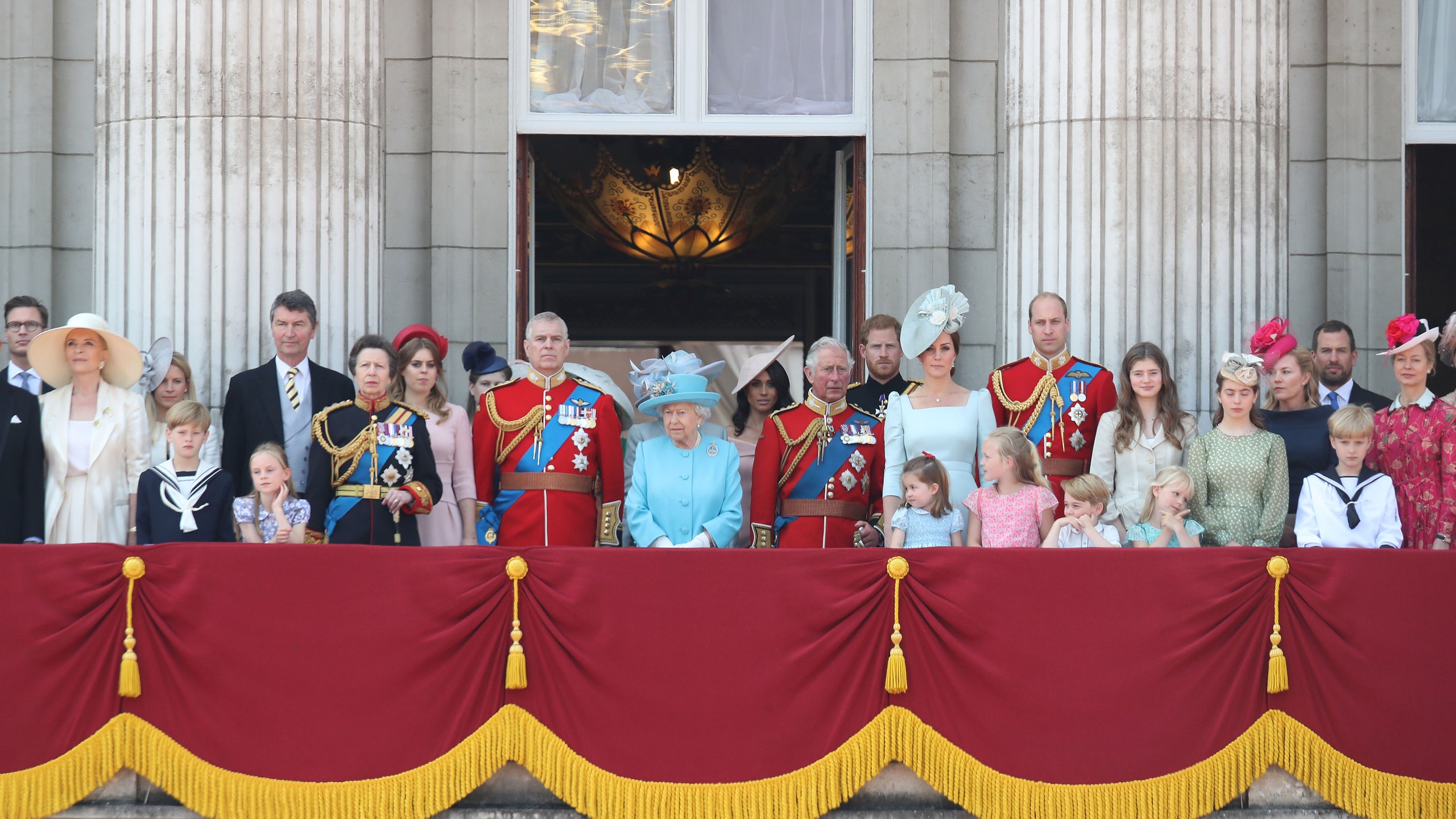 Королевская семья фото на дне рождения Елизаветы II