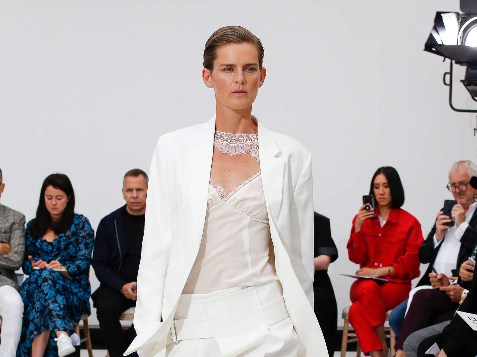 Неделя моды в Лондоне: показ Victoria Beckham весна-лето 2019