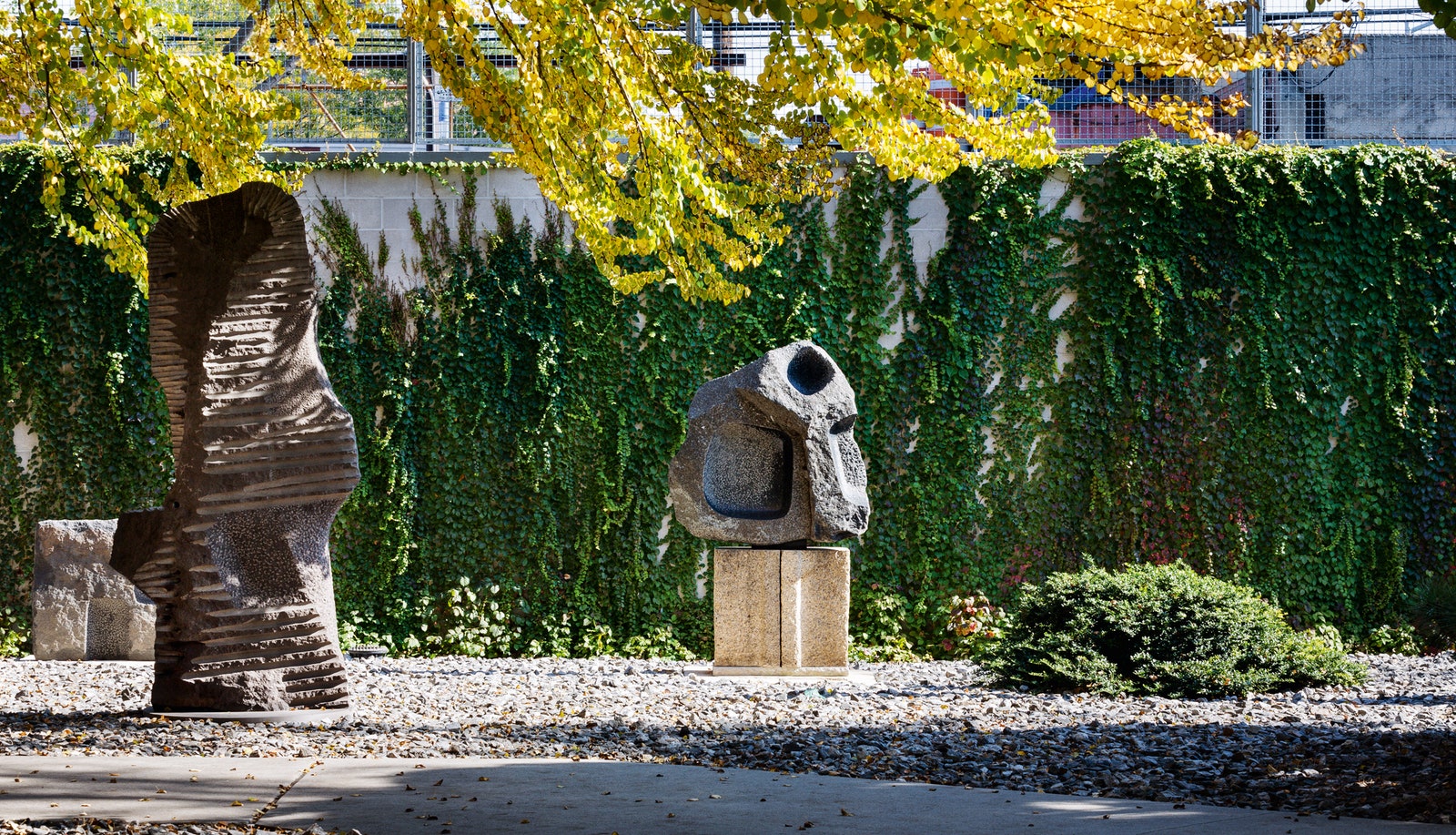 Сад у музея имени Исаму Ногучи скульптор создал сам в 1985 году.