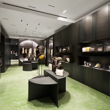 Chanel открыли эфемерный бутик в Сен-Тропе