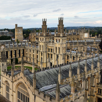 Как Оксфорд стал лидером рейтинга лучших университетов для харасcмента