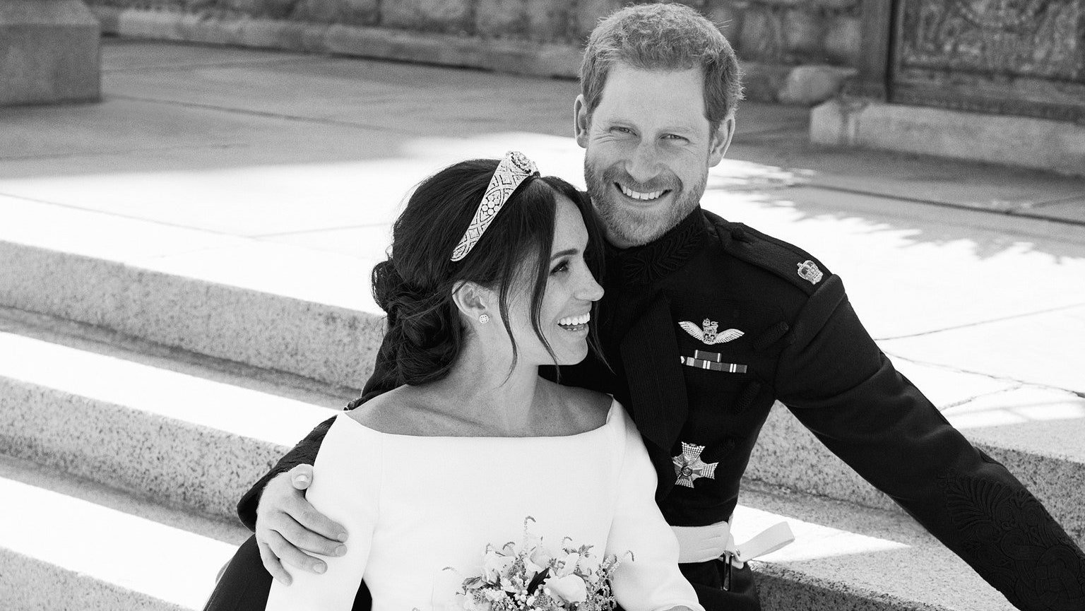 Официальные свадебные фото принца Гарри и Меган Маркл