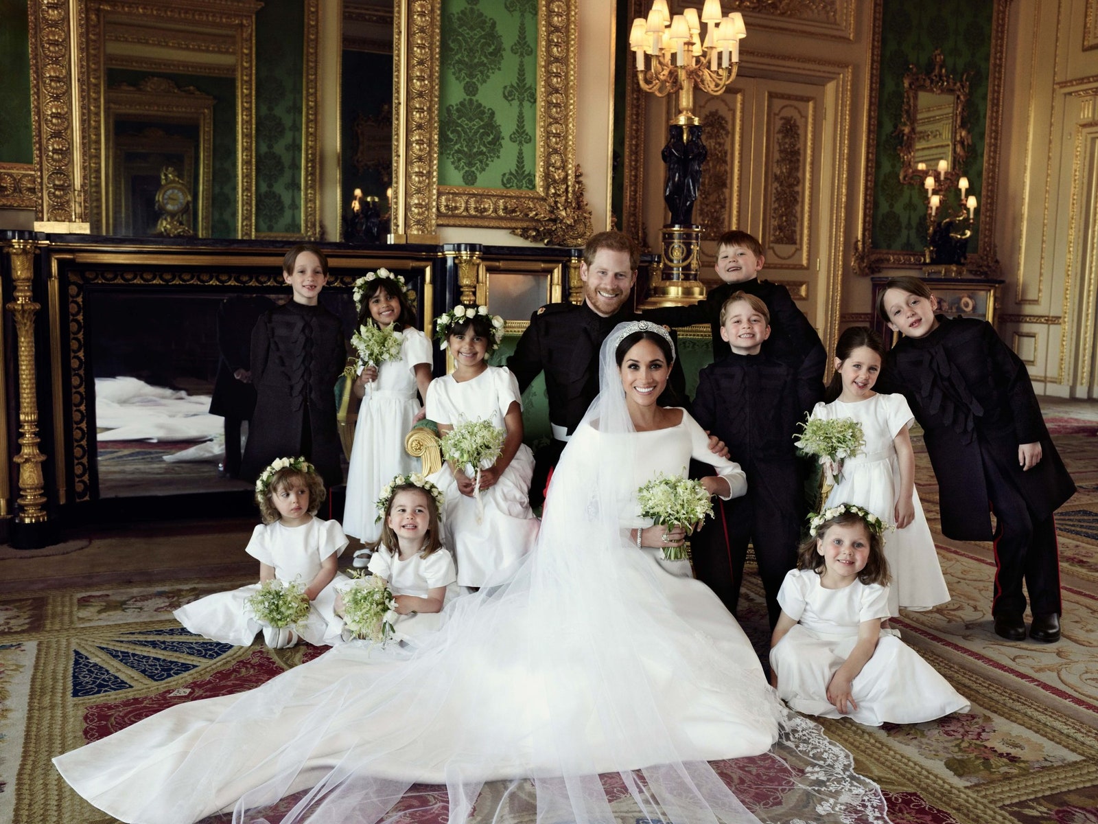 Официальные свадебные фото принца Гарри и Меган Маркл