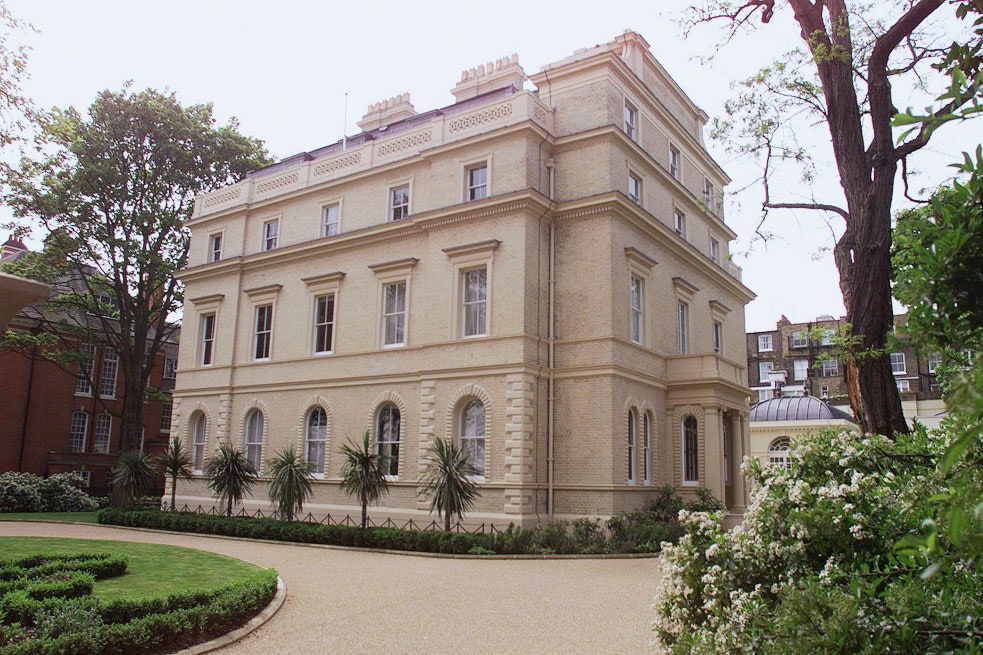 Дом Леонарда Блаватника на одной из самых дорогих улиц Лондона КенсингтонПаласГарденс.