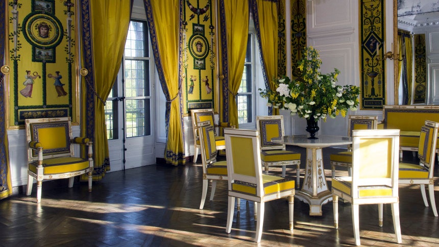 Dior отреставрировал замок МарииАнтуанетты Maison de la Reine
