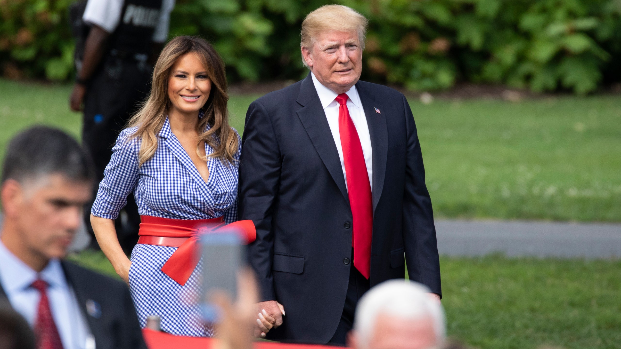 Дональд Трамп с женой фото на пикнике возле Белого дома