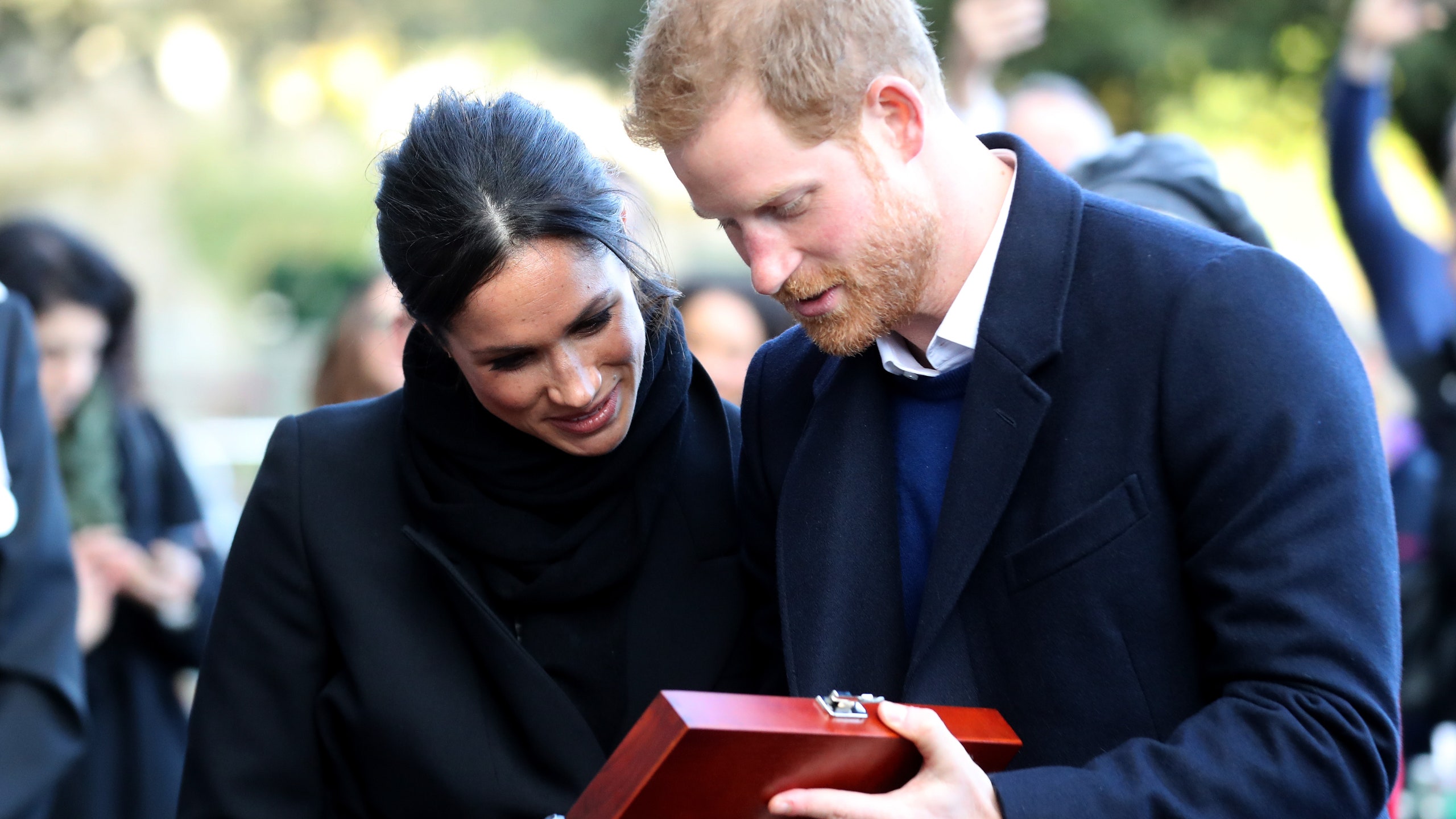 Принц Гарри и Меган Маркл возвращают свадебные подарки дарителям с которыми не знакомы лично