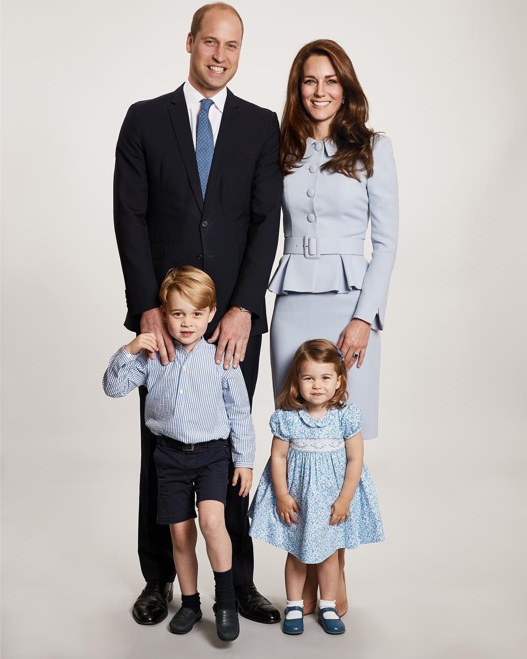 Рождественская открытка принца Уильяма и Кейт Миддлтон с детьми — принцем Джорджем и принцессой Шарлоттой