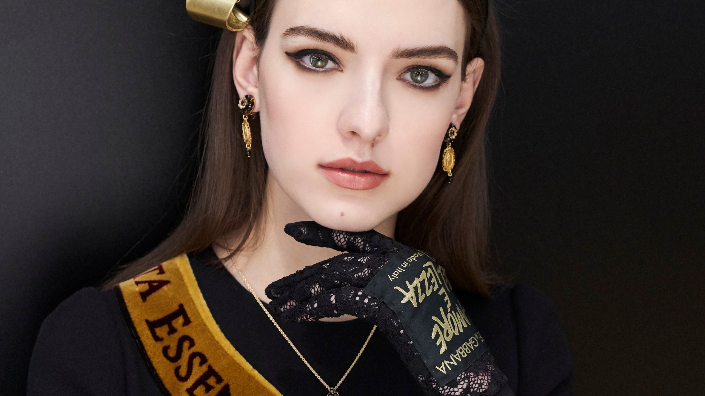 Как сделать модный макияж с показа Dolce  Gabbana 2018  фото