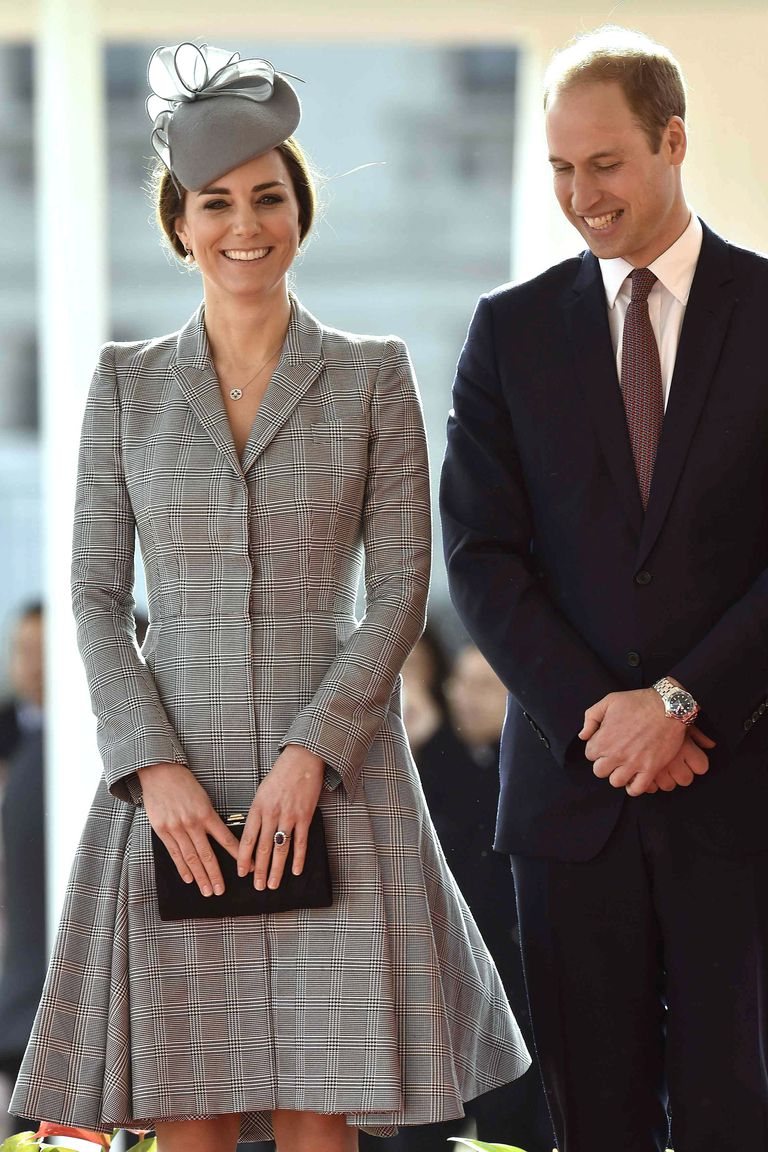 Кейт Миддлтон в пальто Alexander McQueen и принц Уильямс 2014