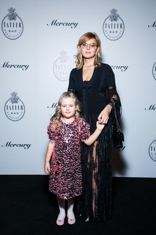 Лариса Новак с дочерью Алисой.