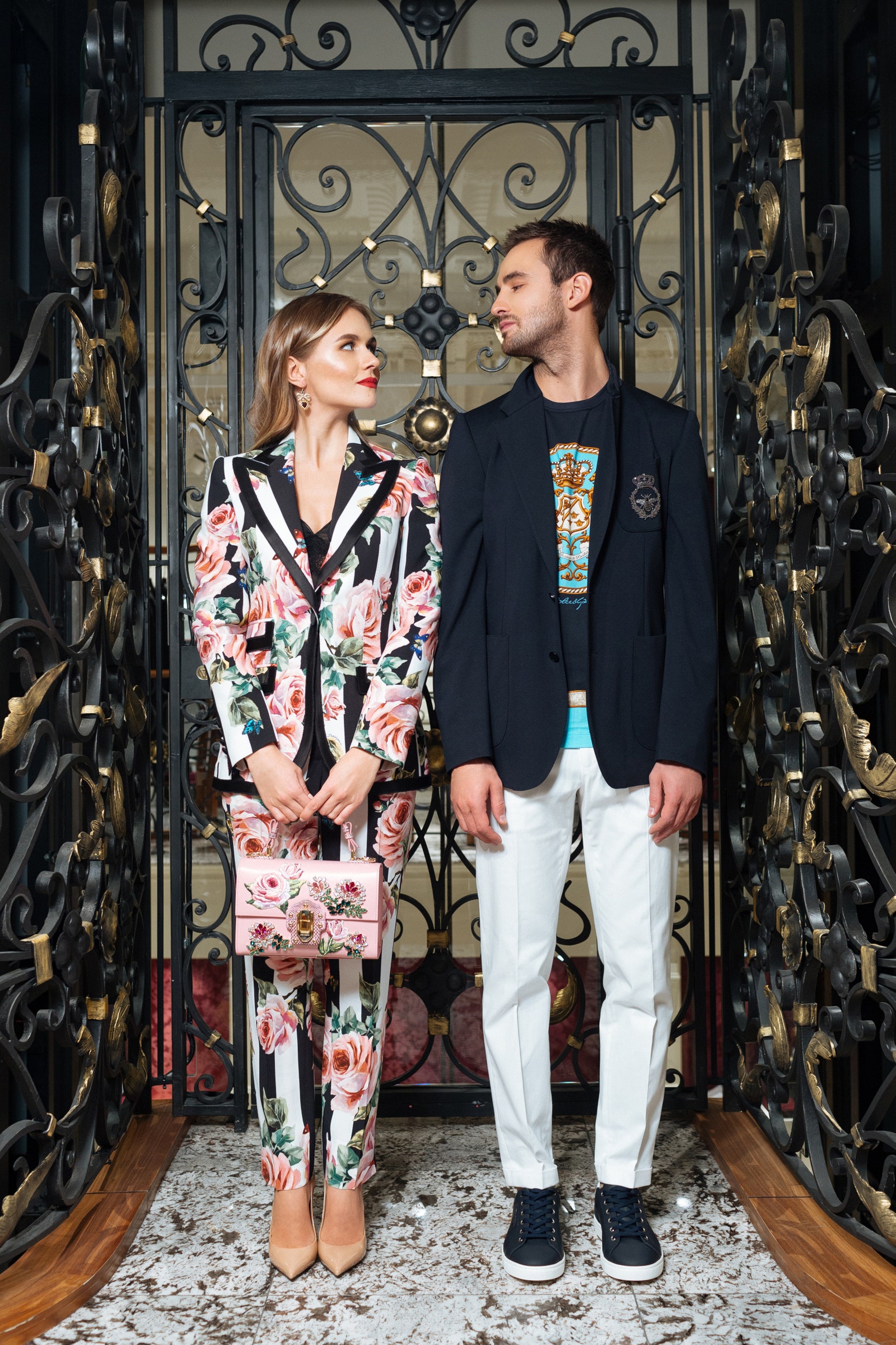 Вся одежда и украшения — Dolce amp Gabbana