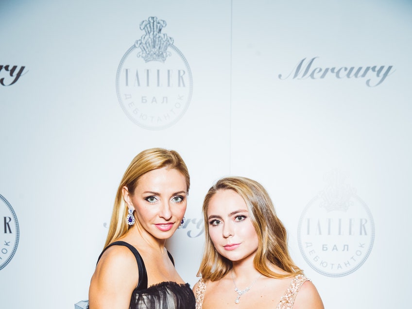«Это платье досталось мне чудом»: Александра Жулина в Elie Saab на Балу дебютанток Tatler 2017