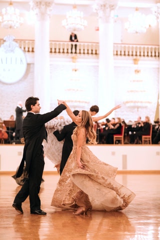 Александра Жулина с партнером по танцам артистом Большого Андреем Волковым.