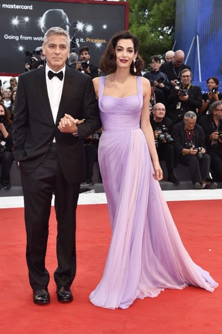 Джордж Клуни и Амаль Клуни в Atelier Versace.