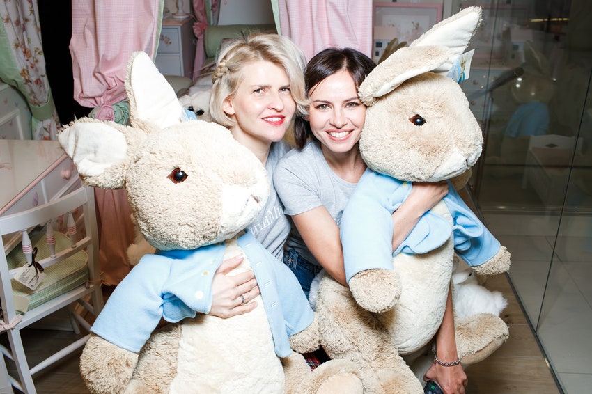 Полина Киценко и Оксана Лаврентьева на празднике в бутике MiniMe