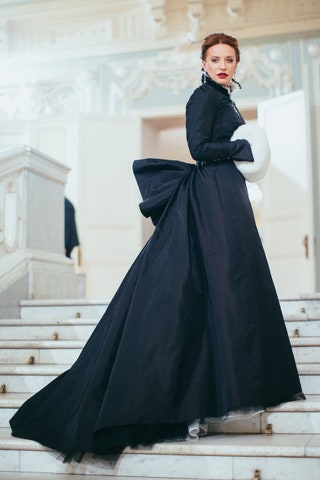 Виктория Шелягова в платье собственного дизайна по мотивам «Унесенных ветром».