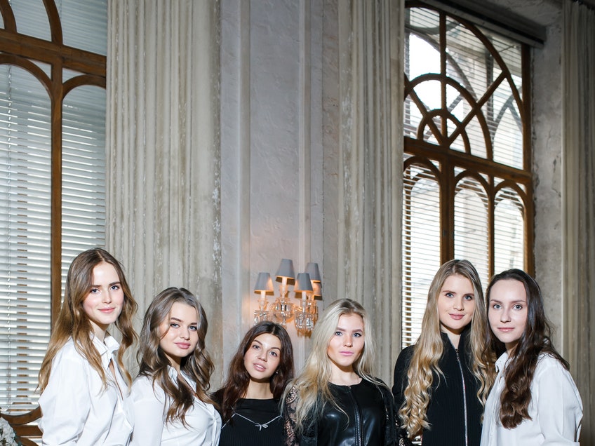 Завтрак дебютанток Бала Tatler в Baccarat Cristal Room