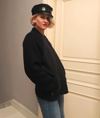 Полина Киценко в кепке Ruslan Baginskiy в Париже.