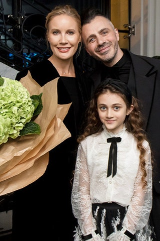 Елена Летучая и Александр Сирадекиан с дочерью Эммануэль.