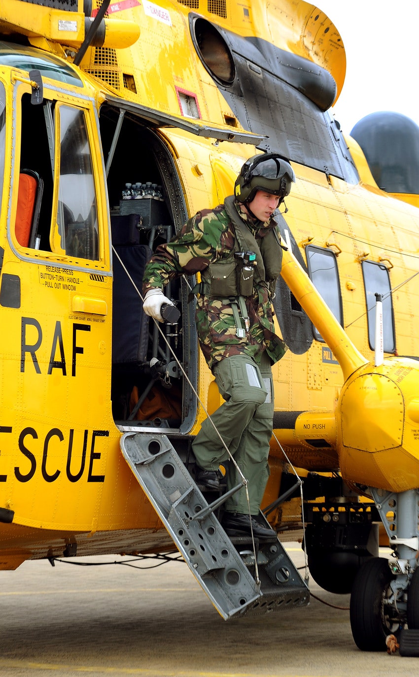У принца Уильяма закончился контракт летчикаспасателя с компанией East Anglian Air Ambulance