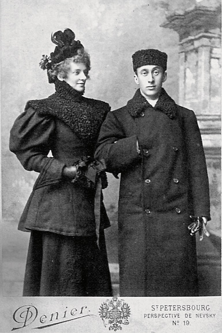 Поэтесса Зинаида Гиппиус с балетоведом Акимом Волынским 1890е.