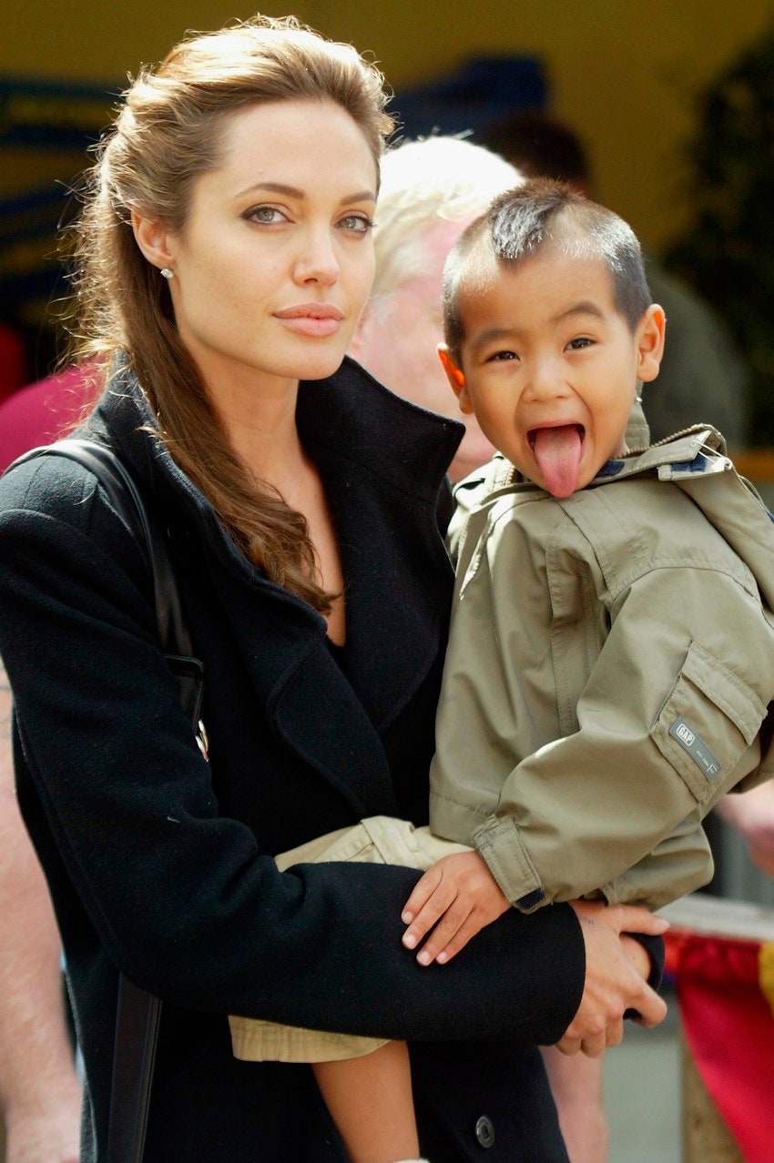 Анджелина Джоли и Мэддокс 2005 год
