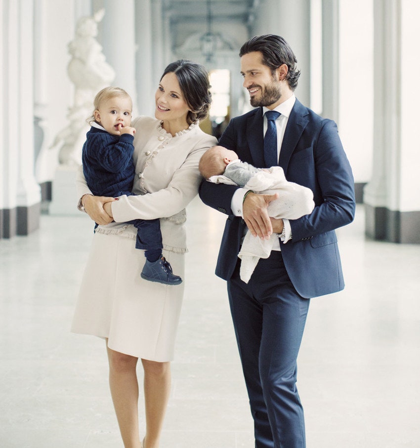 Королевская семья Швеции показала фото новорожденного принца Карл Филипп и София с детьми