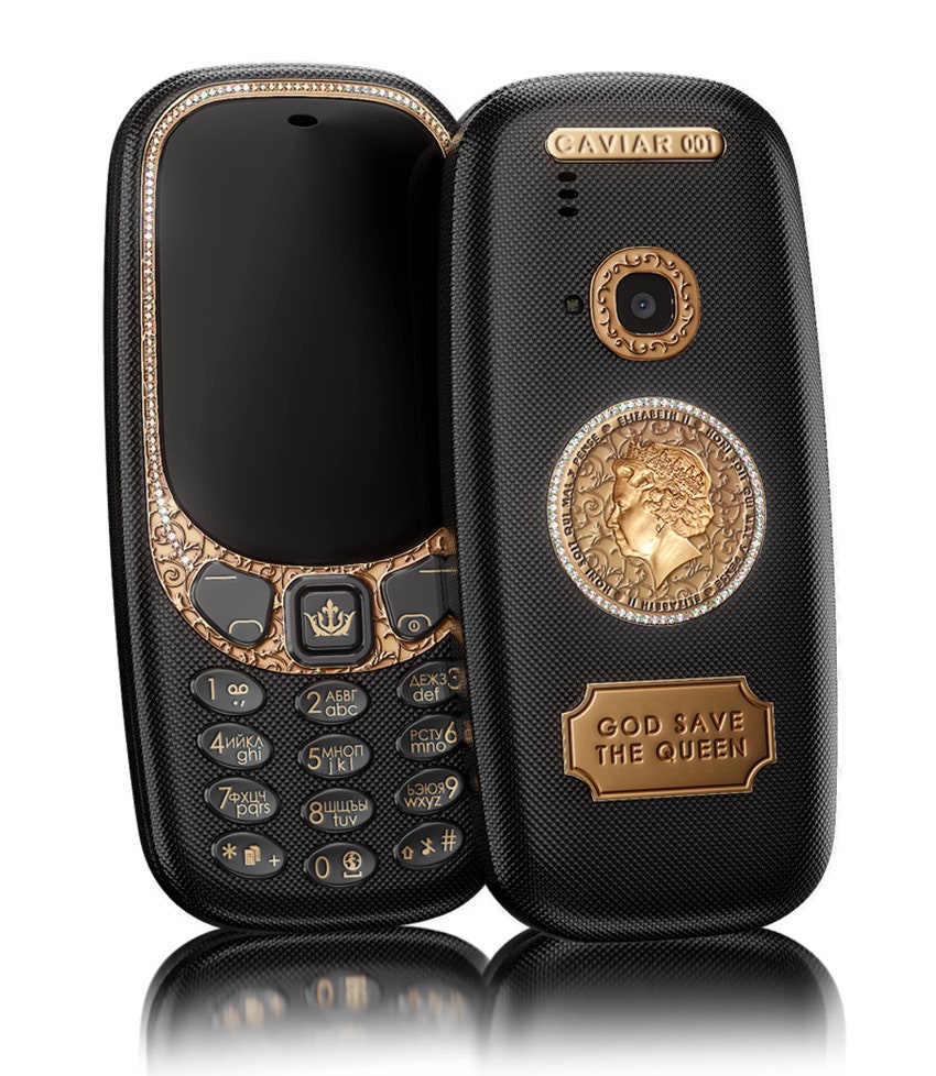 Российская компания Caviar подарит Елизавете II телефон Nokia 3310 к 100летию династии Виндзоров