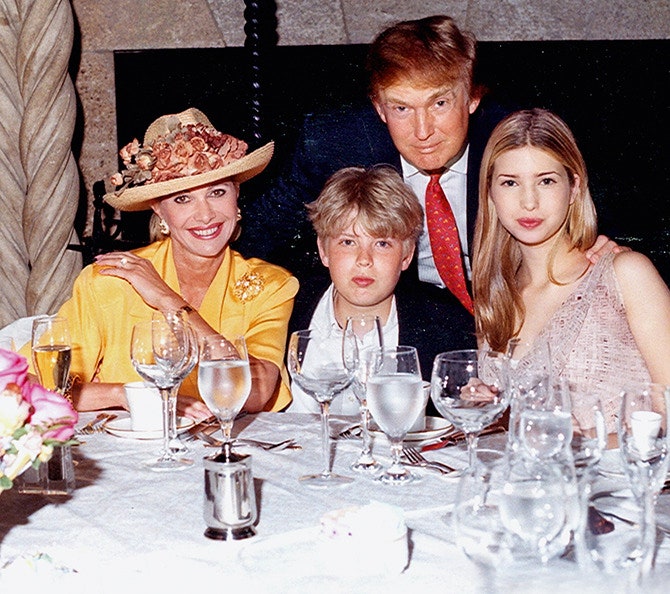 Дональд Трамп с женой Иваной сыном Эриком и дочерью Иванкой
