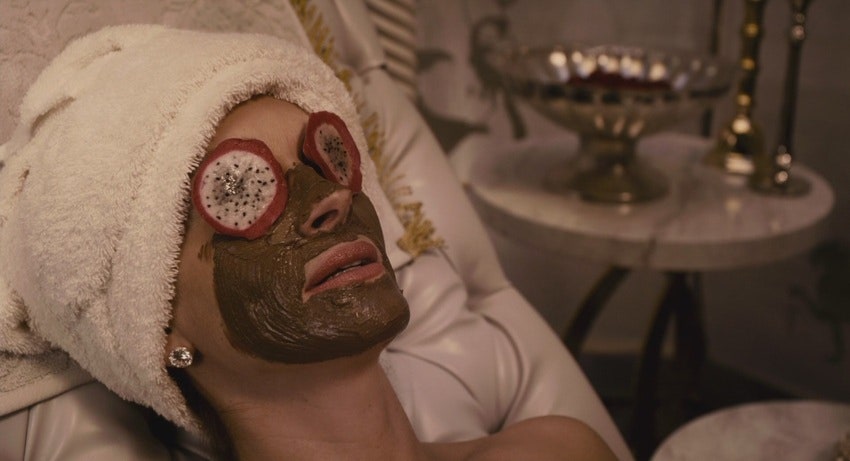 Необычные бьютипроцедуры в кино молочные ванны жемчужные маски ванны с угрями
