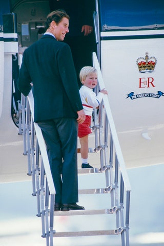 Уильям и Джордж хоть и принцы но живут как короли. С самого детства у обоих в распоряжении частный самолет.