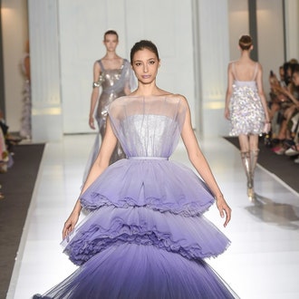 Сонам Капур на показе Ralph & Russo осень-зима 2017/18