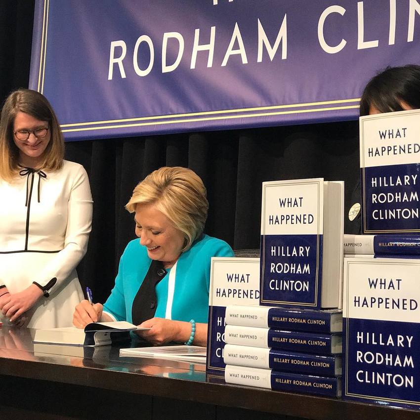 Хиллари Клинтон на презентации книги «Что произошло» 2017