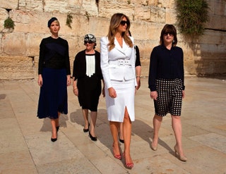 Иванка Трамп и Меланья Трамп посетили «женскую» часть Стены Плача в Иерусалиме.