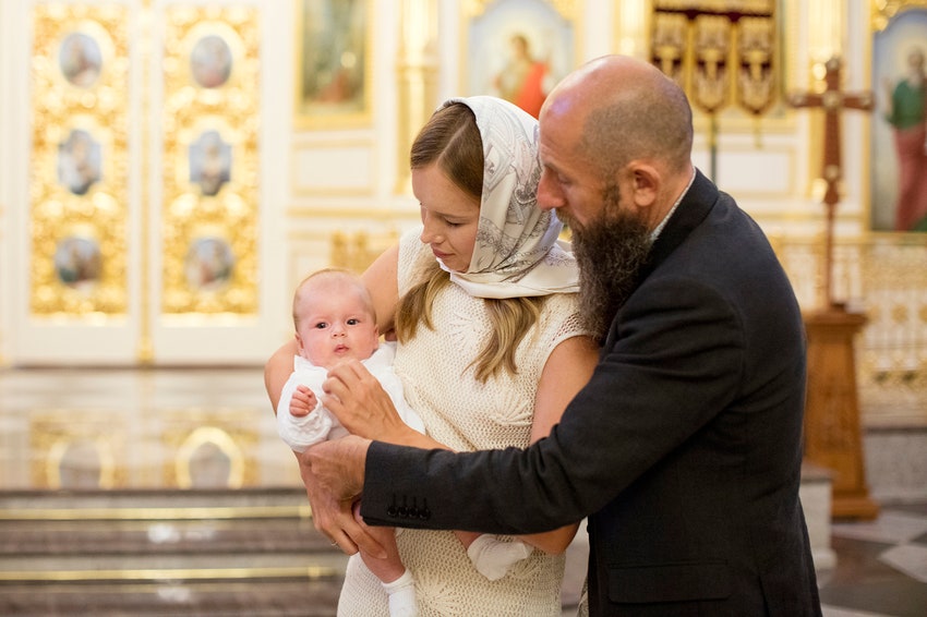 Ида и Владимир Кехман с дочерью Анастасией фото с крестин в храме