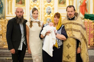 Владимир и Ида Кехман с дочерью Анастасией ее крестной мамой Валентиной и отец Олег.