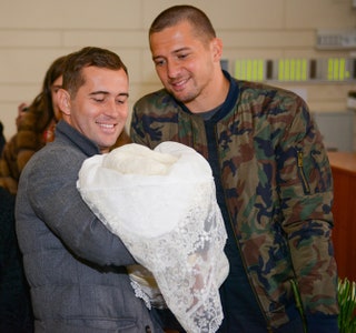 Александр Кержаков с сыном Артемием и братом Михаилом.