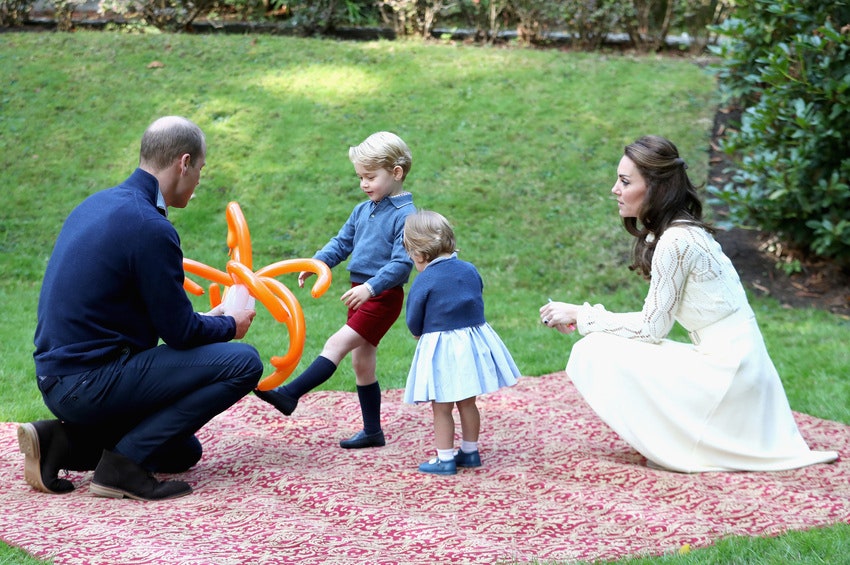 Принц Уильям и герцогиня Кэтрин растят детей без модных гаджетов у Шарлотты и Джорджа нет iPad