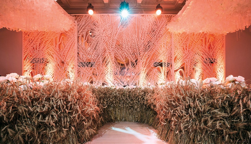 Свадебный декор с колосьями символизирующими изобилие и процветание отель Four Seasons 2016