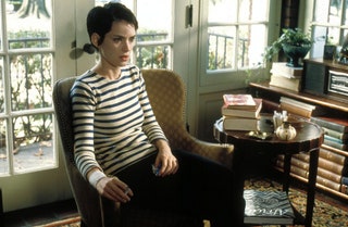 Вайнона Райдер в фильме Джеймса Мэнголда «Прерванная жизнь» 1999.