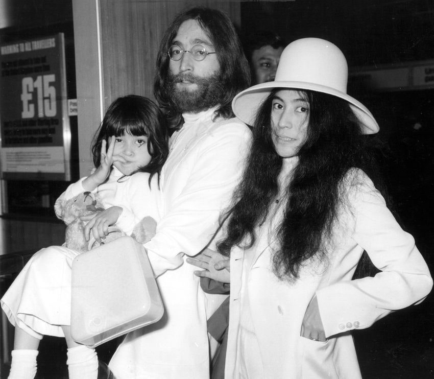 Джон Леннон и Йоко Оно с сыном Шоном