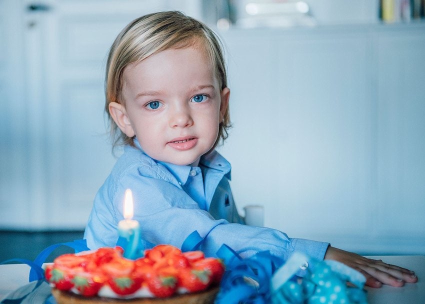 Шведскому принцу Николасу 2 года принцесса Мадлен опубликовала новые фото сына
