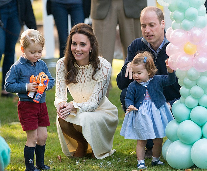 Герцогиня Кэтрин и Принц Уильям с детьми
