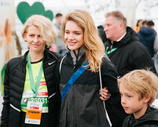 Полина Киценко и Наталья Водянова с сыном Виктором.