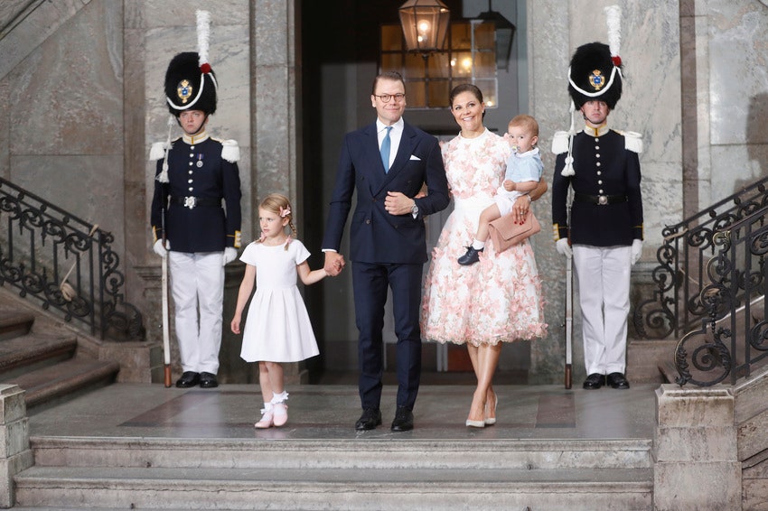 Принц Даниэль и принцесса Виктория с детьми — принцессой Эстель и принцем Оскаром