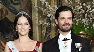 Беременная принцесса София и принц Карл Филипп на приеме в Королевском дворце в Стокгольме | Tatler